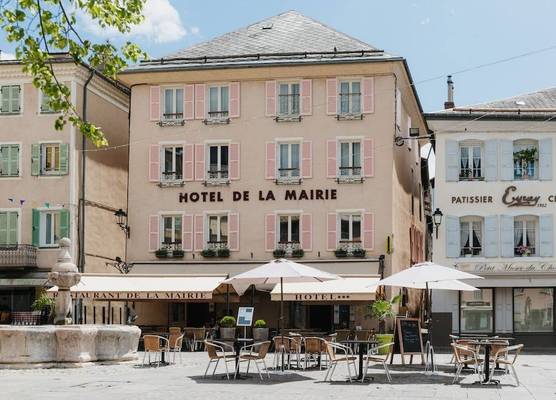 Logis - Hotel De La Mairie 1
