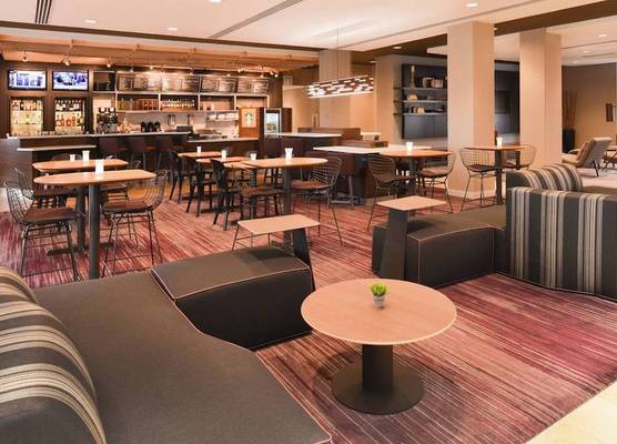 Courtyard by Marriott Toledo North 1