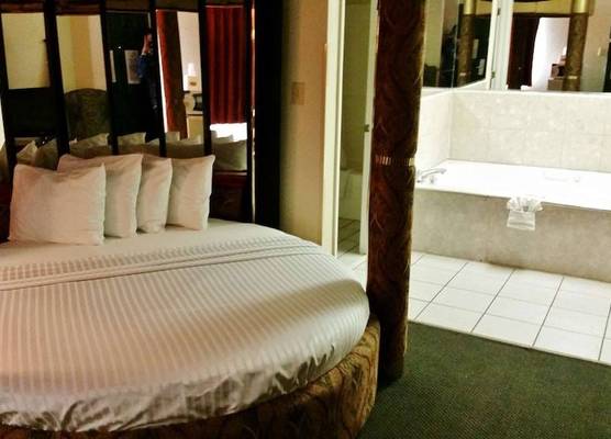 Country Hearth Inn & Suites Augusta 1