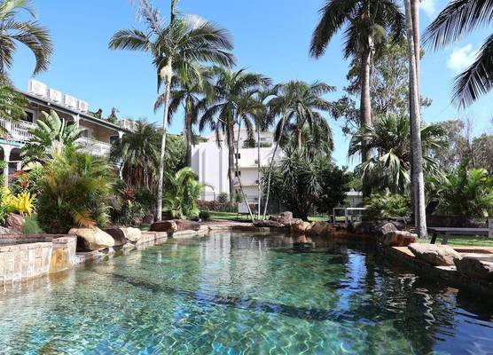 Colonial Palms Motor Inn 1