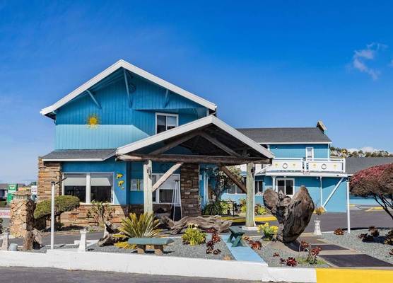 Oceanside Inn & Suites, a Days Inn by Wyndham 1