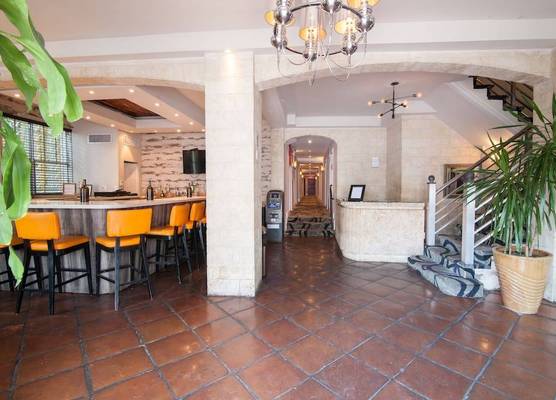 Shelley Hotel 1
