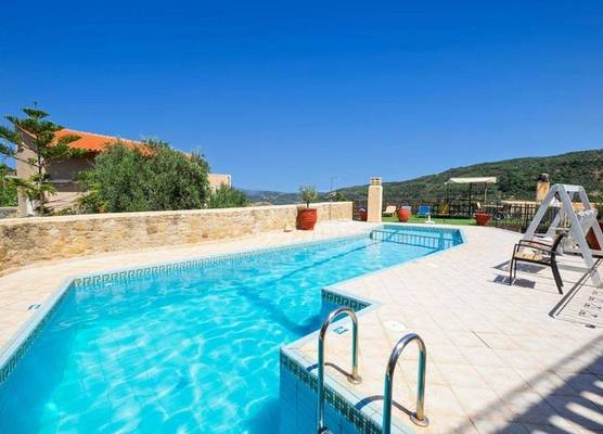 Countryside Apartment 2 With Shared Swimming Pool 1