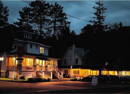 Miners Bay Lodge 1