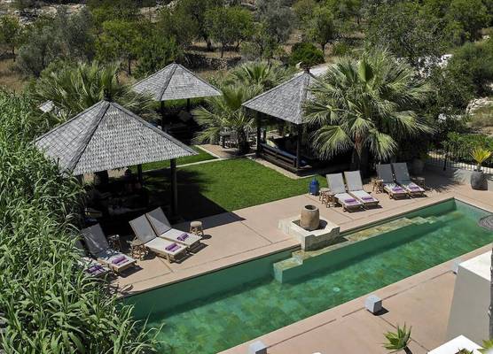 The Giri Residence 1