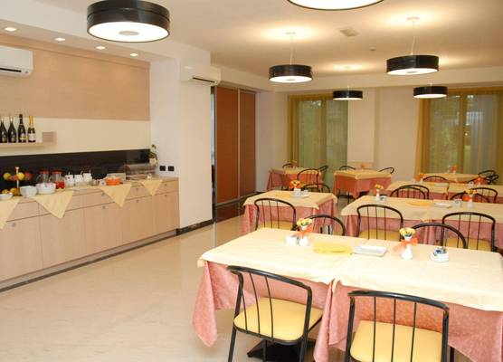 Groane Hotel Residence 1