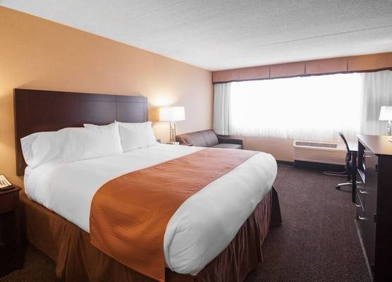 Garner Hotel Wadsworth by IHG 1