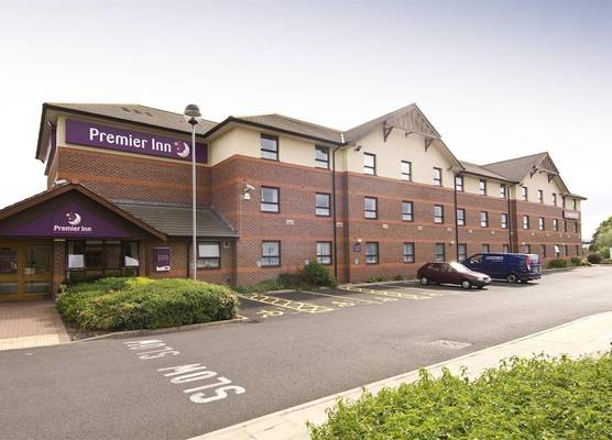 Premier Inn Bromsgrove Central 1