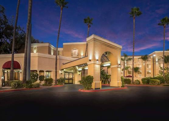 Best Western Escondido Hotel 1