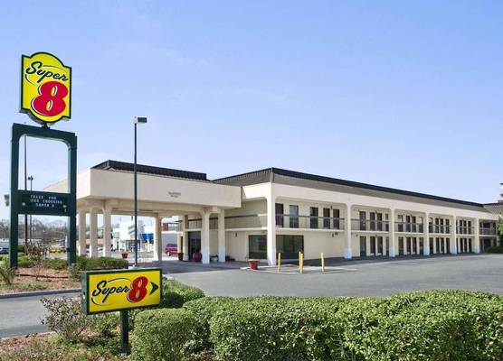 Super 8 by Wyndham Oxford 1
