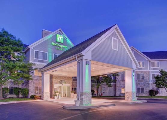 Holiday Inn & Suites MILWAUKEE AIRPORT by IHG 1