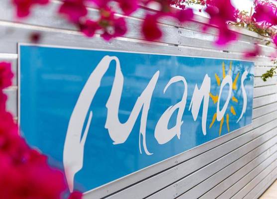 Manos Pension 1