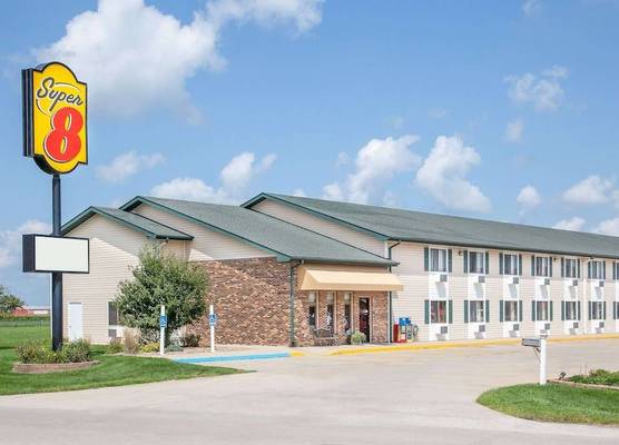 Super 8 by Wyndham Mt Pleasant 1
