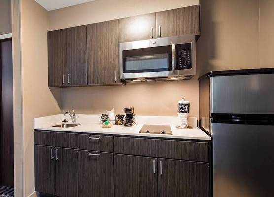 Holiday Inn Express And Suites Pasadena Houston Southeast by IHG 1