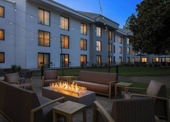 Courtyard by Marriott Portland Beaverton 1