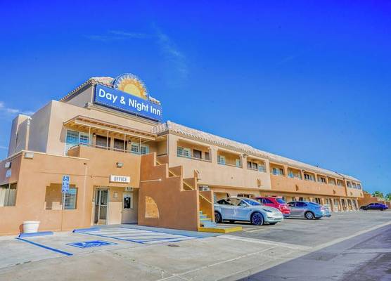 Day & Night Inn 1