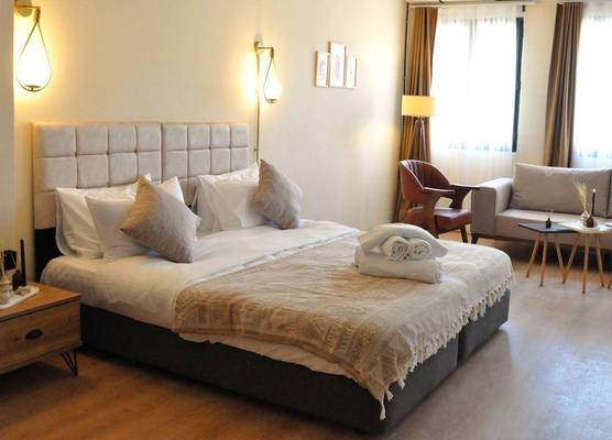 Golden Door Hotel 1