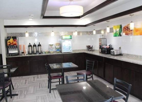 AmericInn by Wyndham Holland MI 1