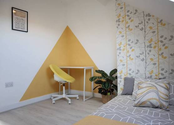 Sheffield 4-bedroom house free parking 1