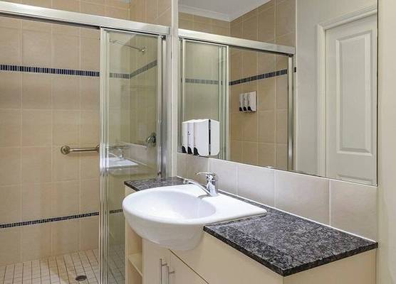 Park Regis City Quays 1