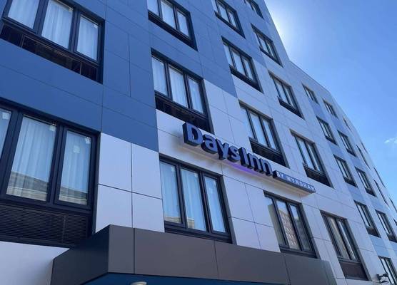Days Inn by Wyndham Bronx NYC 1