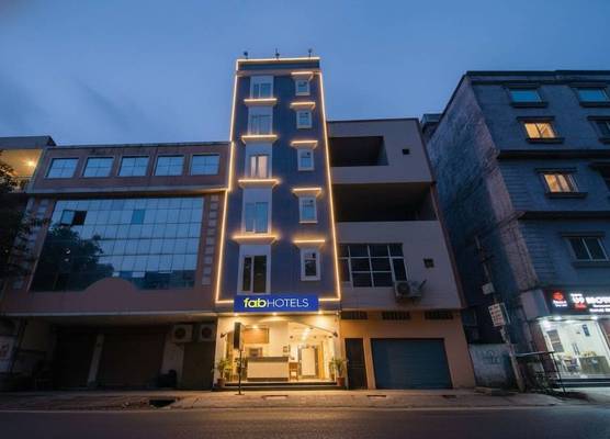FabHotel Spring - Nr Golden Temple 1