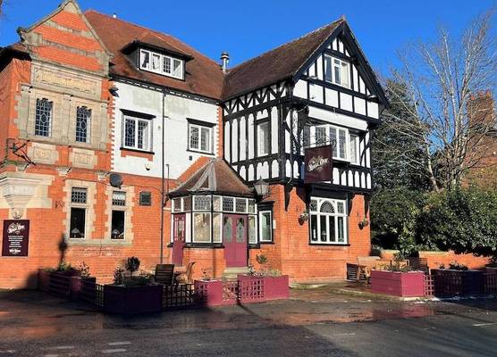 The Royal Oak Hotel and Restaurant 1