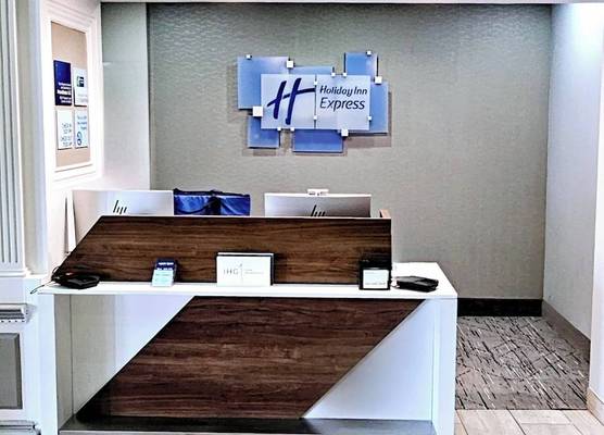 Holiday Inn Express & Suites CARMEL NORTH - WESTFIELD by IHG 1