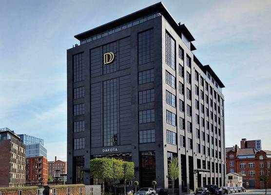 Dakota Manchester 1