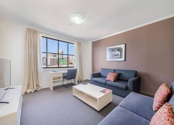 Oaks Sydney Goldsbrough Suites 1