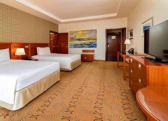 Holiday Inn SUITES KUWAIT SALMIYA by IHG 1