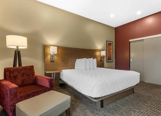 Best Western Plus Dauphin 1