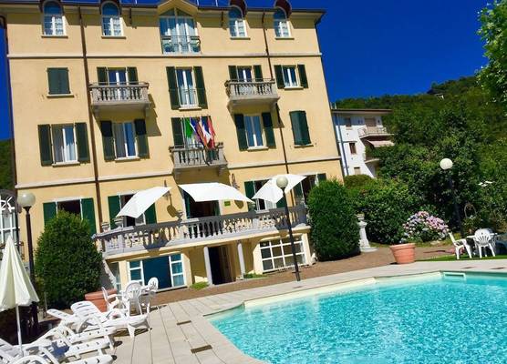 Caroline Hotel 1