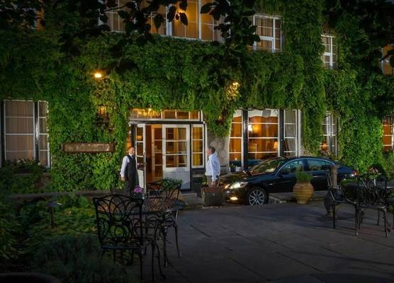 Old Ground Hotel 1
