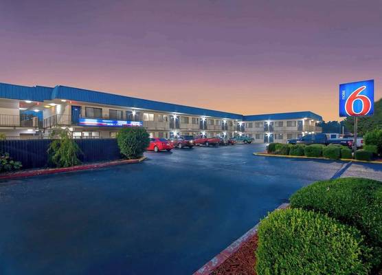 Motel 6-Russellville, AR 1