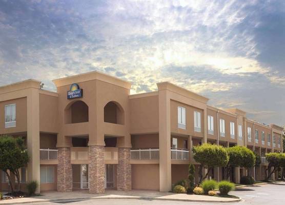 Days Inn by Wyndham Greenville 1