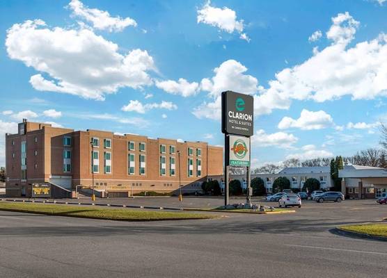 Clarion Hotel & Suites Brandon 1
