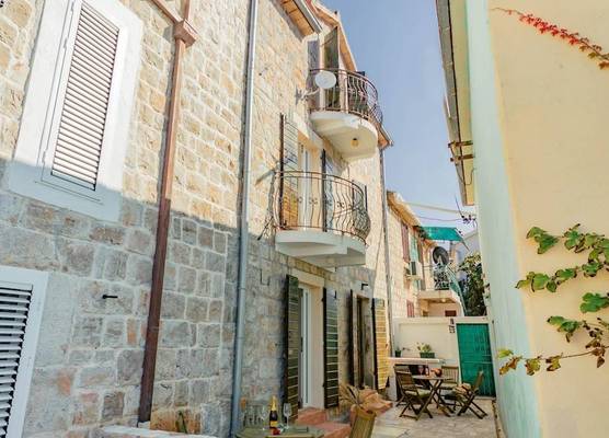 Apartments Bigovo Veljic 1