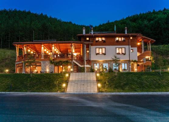 Alpine Garden Hotel (Trayanovi Dvori) 1