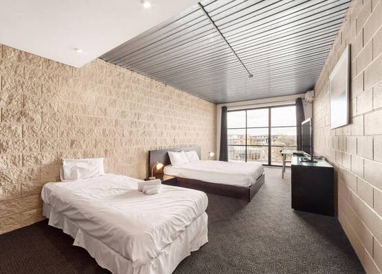 Summer House Melbourne 1