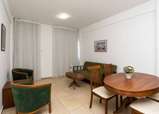 Flora Hotel Apartments 1