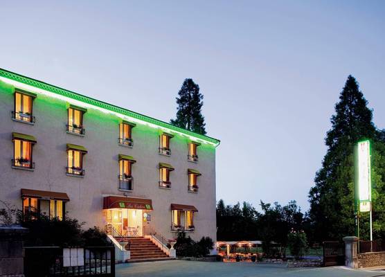 Logis Hôtel Restaurant Les Cèdres 1