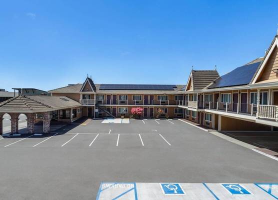 Ramada Bayside Inn & Suites Eureka 1