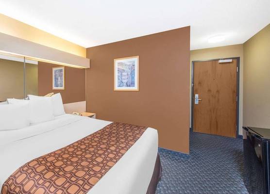 Microtel Inn and Suites Independence 1