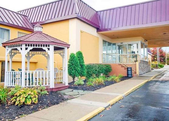 Quality Inn & Suites Syracuse Fairgrounds 1