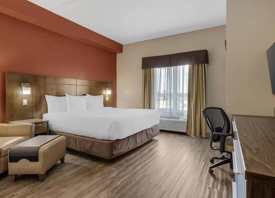 Best Western Plus Winnipeg West 1