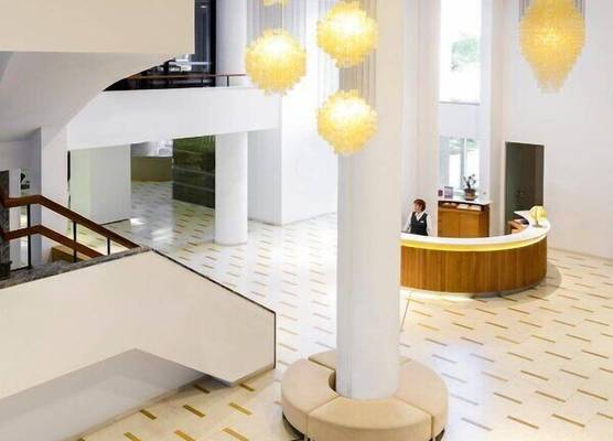 Lucy Hotel 1
