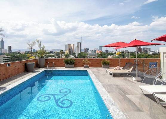 Hotel Velvet Plaza 1