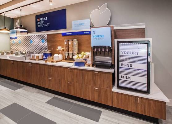 Holiday Inn Express & Suites LINDALE - TYLER by IHG 1