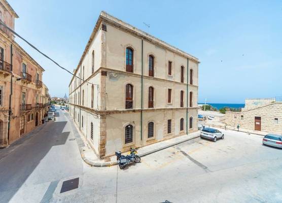 GuestHost - Ortigia Promenade 1